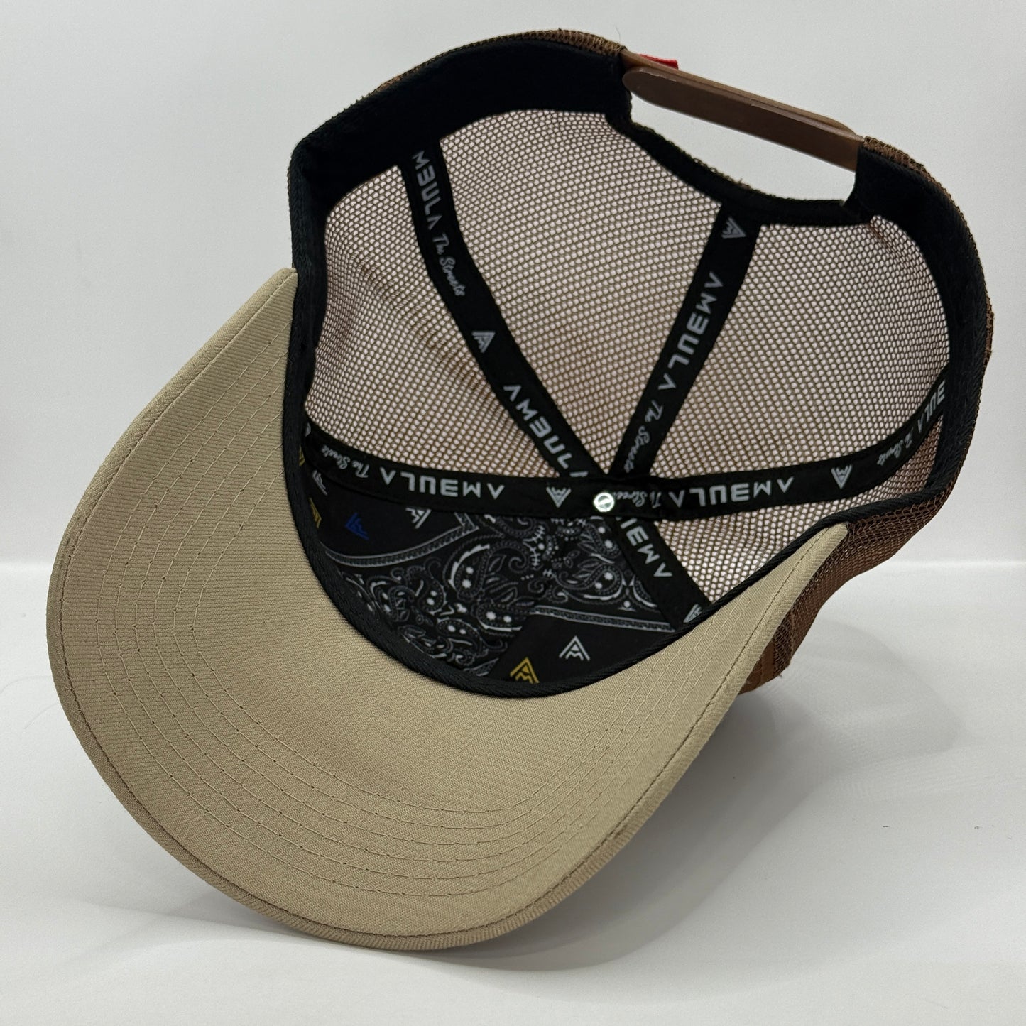 Gorra Trucker AMBULA - Edición "FE" (Marrón Oscuro & Beige)
