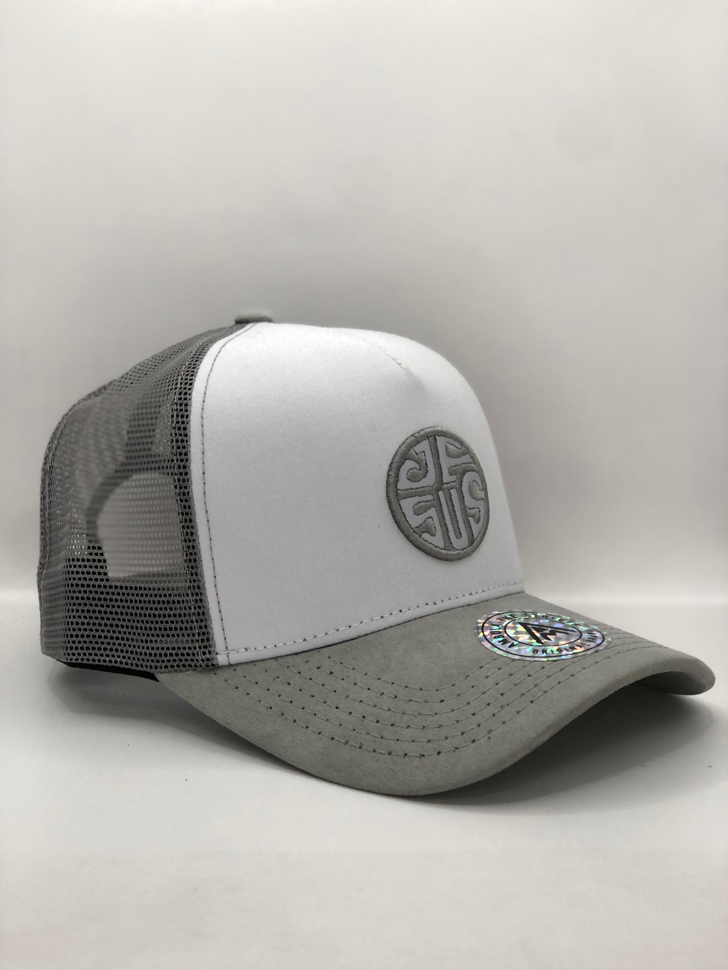Gorra Jockey AMBULA - Edición "JESUS Suede" (Blanco & Gris)