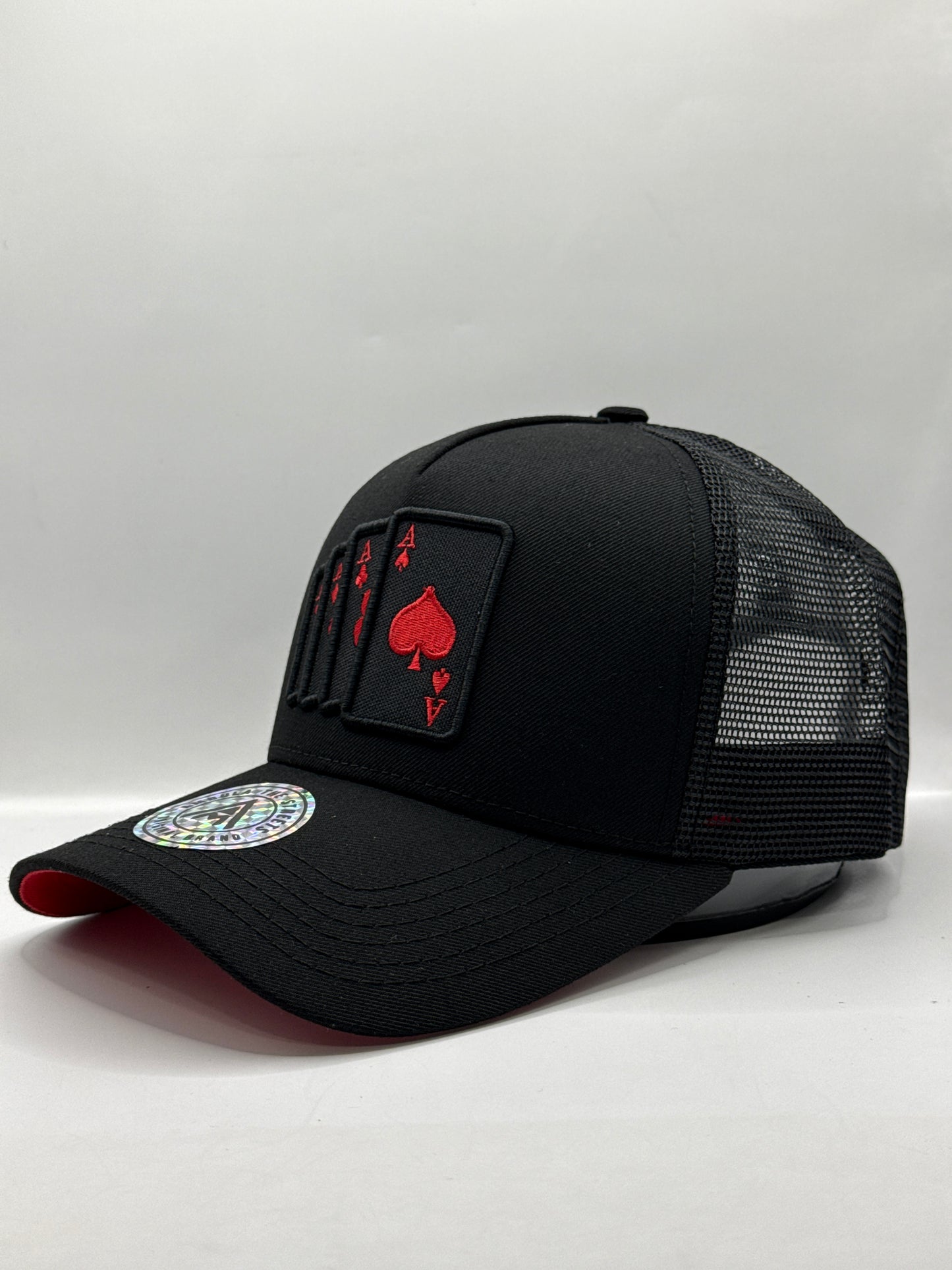 Gorra / Jockey AMBULA - Edición "FOUR ACES" (Negro & Rojo)