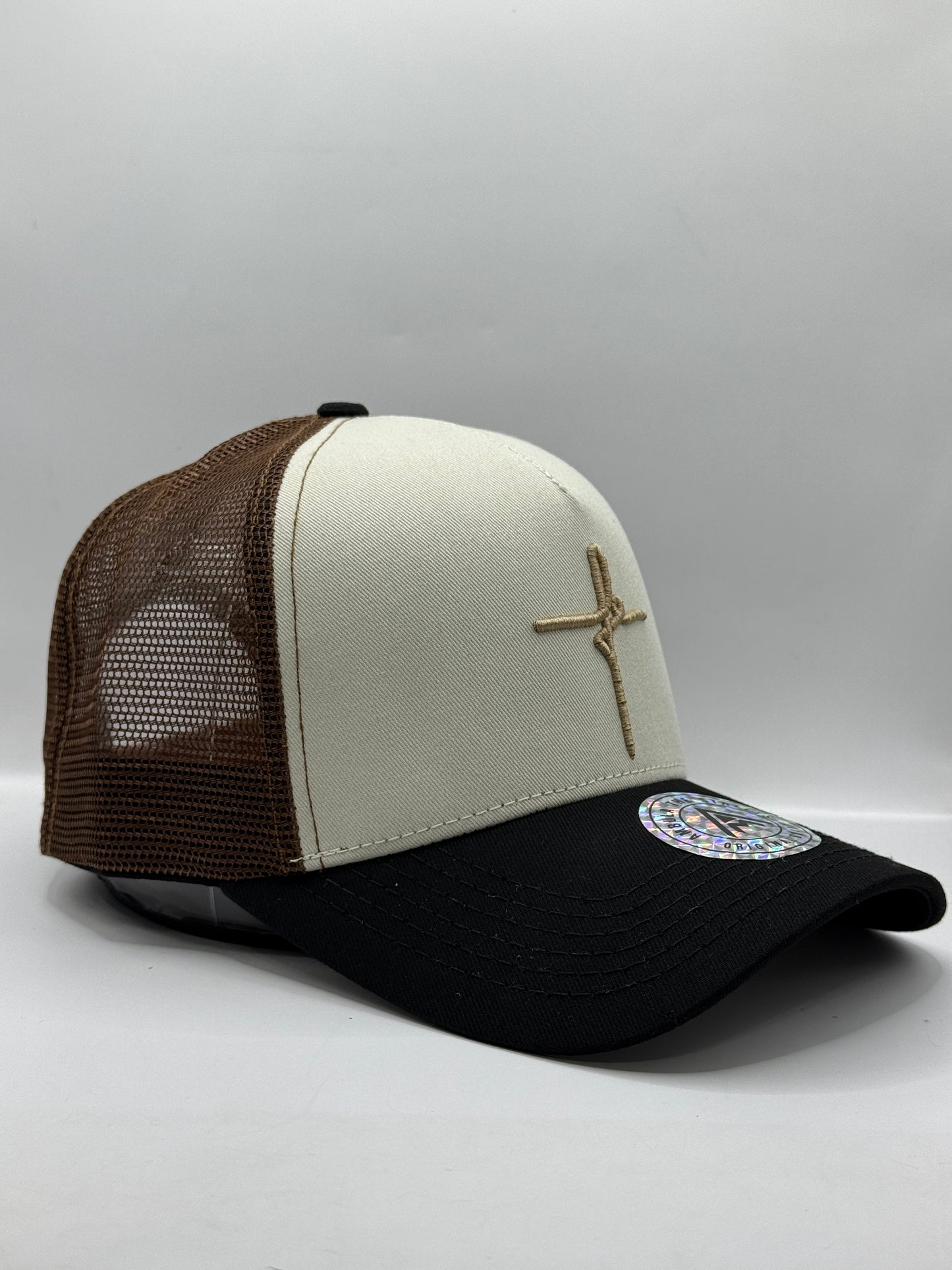 Gorra / Jockey AMBULA - Edición "Fe Tricolor" (Blanco Crema, Negro y Café)