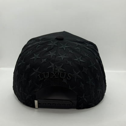 Gorra LUXUS - Drop N.3 "L-STAR" (Blackout Diamantes) ⭐