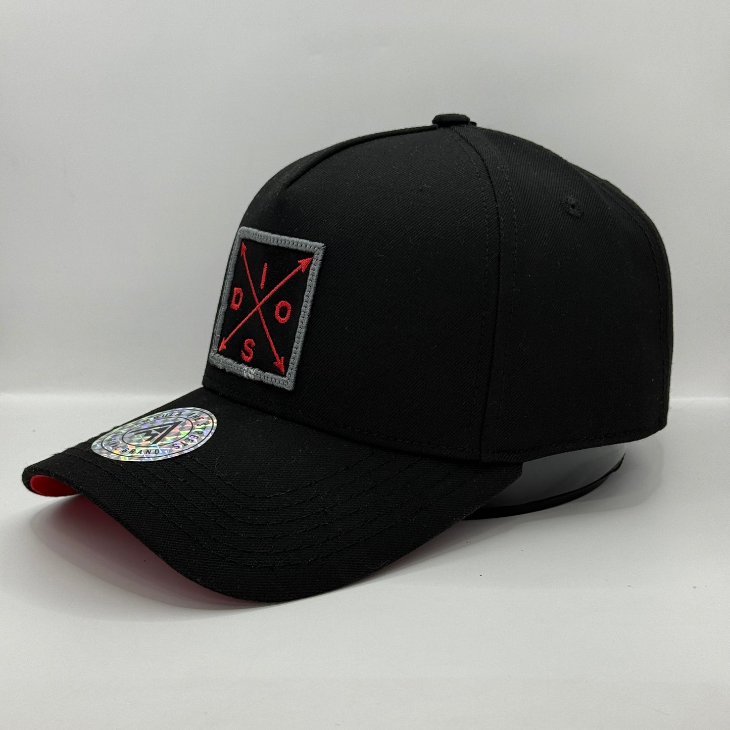 Gorra Snapback AMBULA - Edición "DIOS" (Negro Y Rojo)