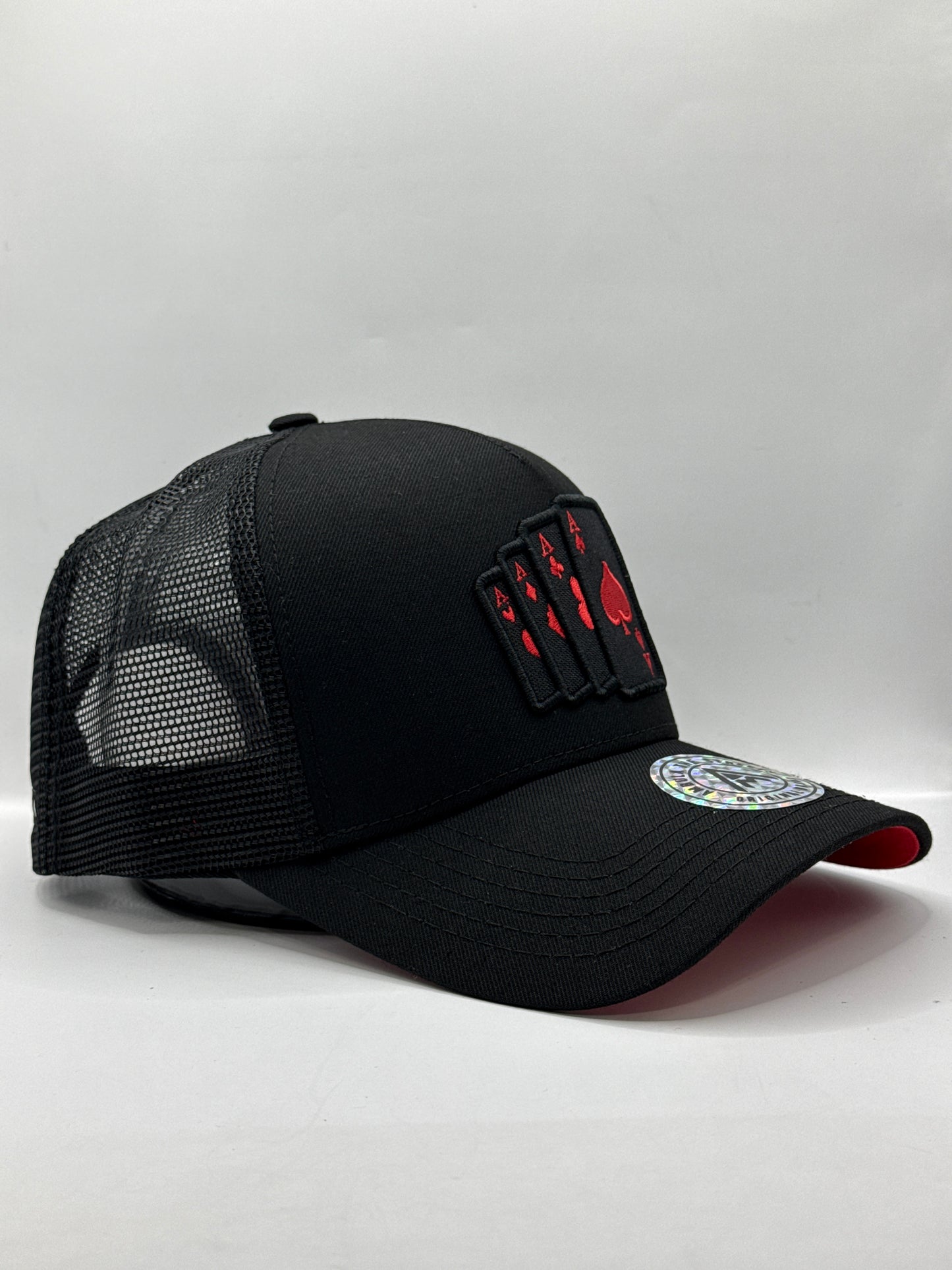 Gorra / Jockey AMBULA - Edición "FOUR ACES" (Negro & Rojo)