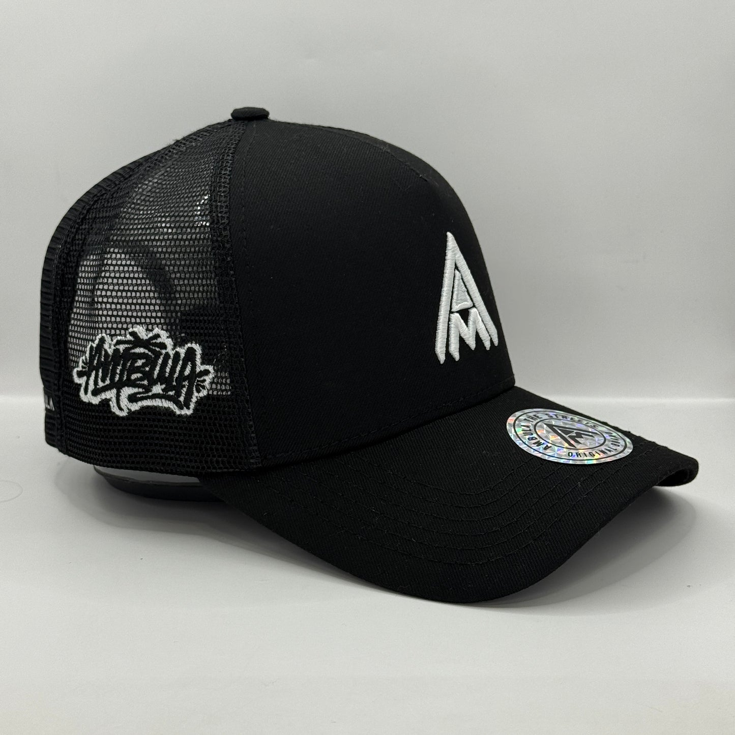 Gorra Trucker AMBULA - Edición "Logo Clásico" (Total Black)