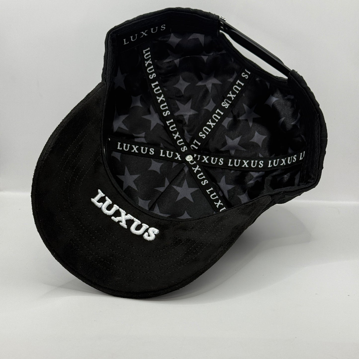 Gorra LUXUS - Drop N.3 "L-STAR" (Blackout Diamantes) ⭐