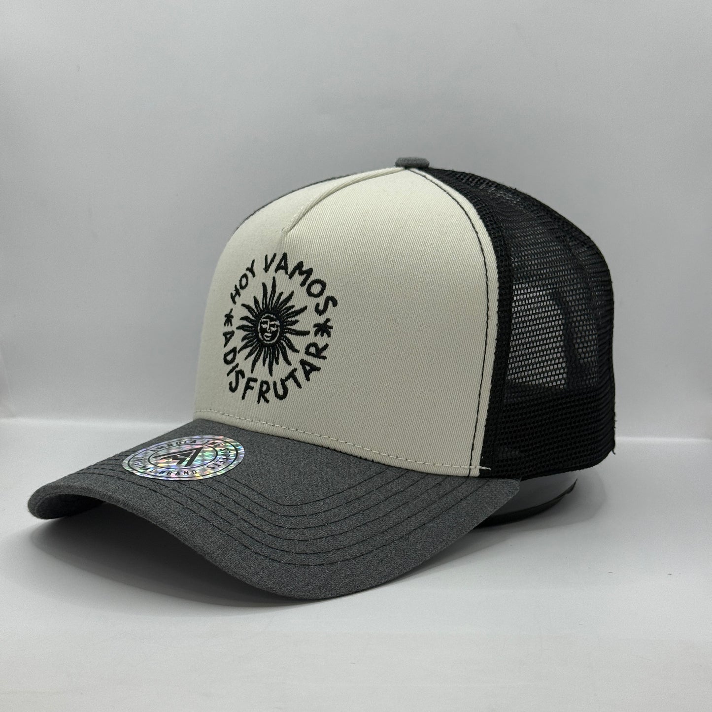 Gorra Trucker AMBULA - Edición "HOY VAMOS A DISFRUTAR" (Gris Jaspeado, Crudo & Negro)