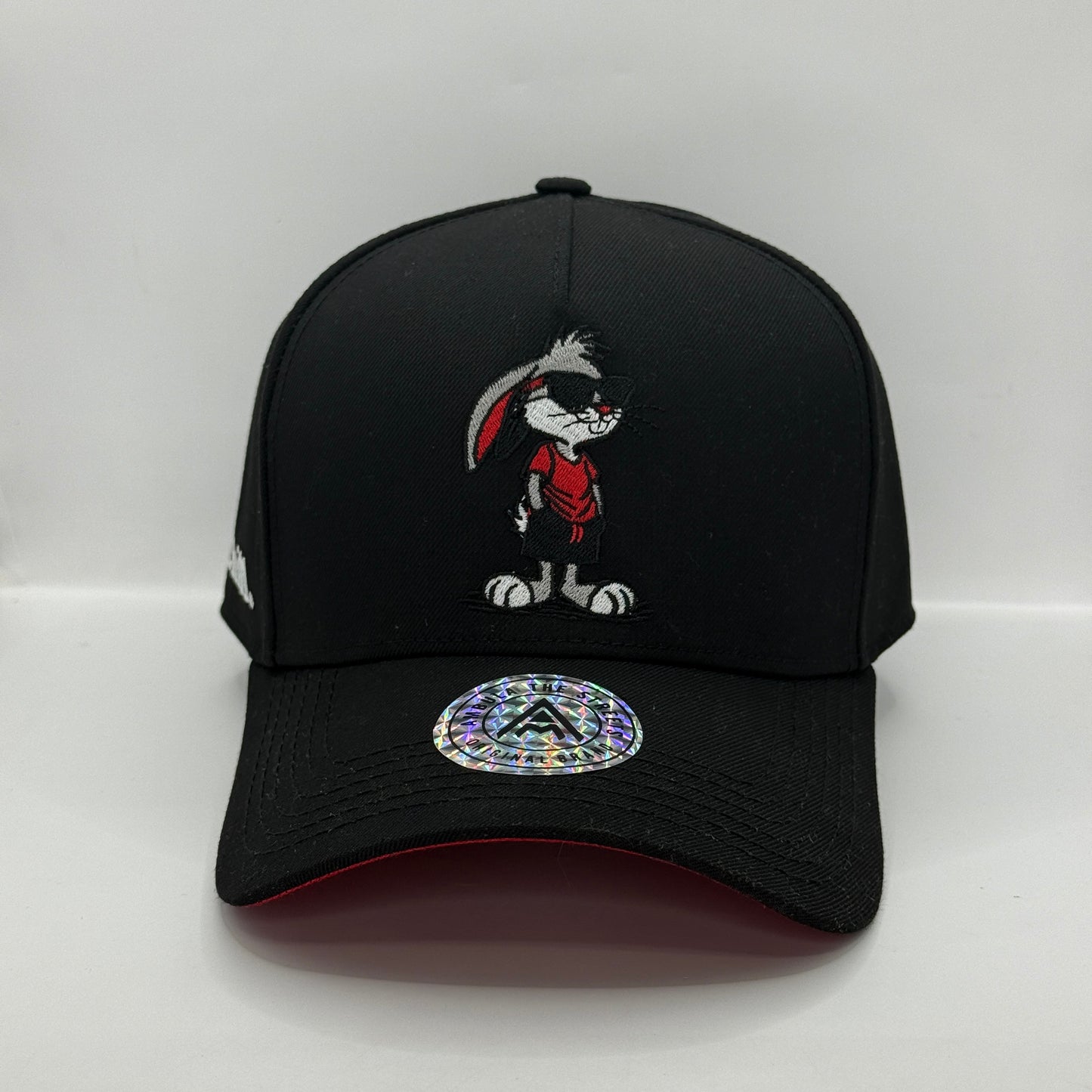 Gorra Snapback AMBULA - Edición "Chill. Bunny" (Negro & Rojo)