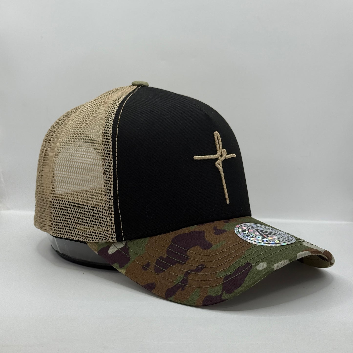 Gorra Trucker AMBULA - Edición "FE" (Negro, Camuflaje & Beige Desierto)