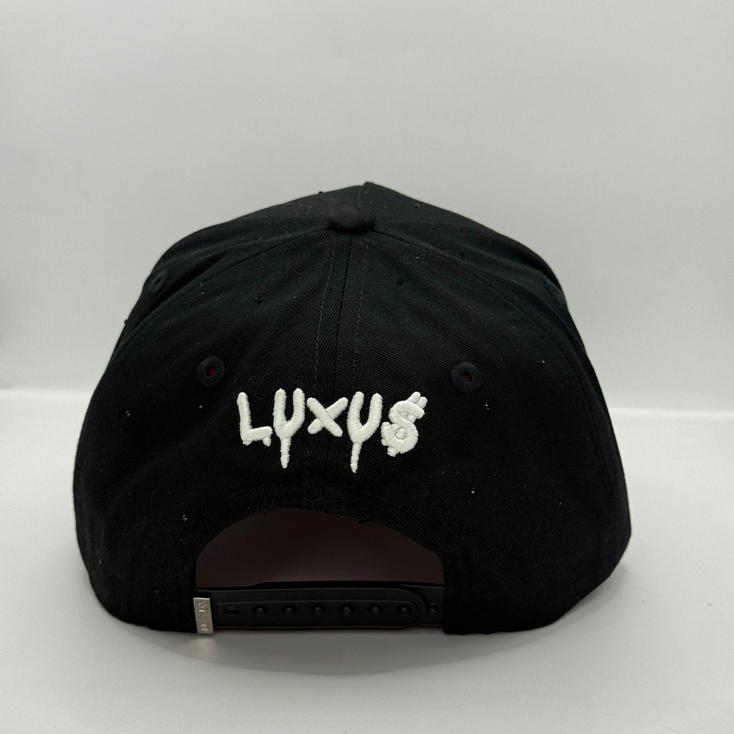 Gorra LUXUS BROKEN - Drop N.2 "LUXUS CLUB" (Negro & Rojo) 🕸️