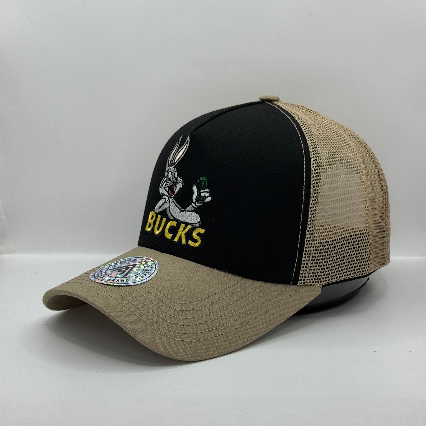 Gorra Trucker AMBULA - Edición "BUCKS BUNNY" (Negro, Beige & Amarillo)