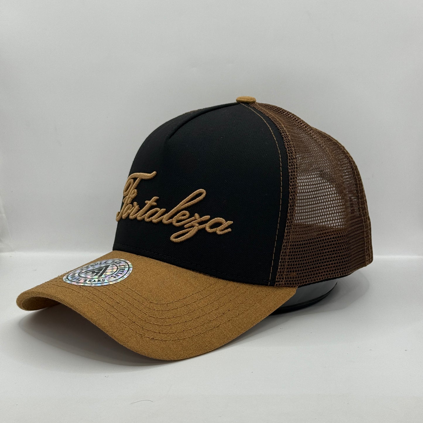 Gorra Trucker AMBULA - Edición "FORTALEZA" (Negro, Camel Suede & Café)