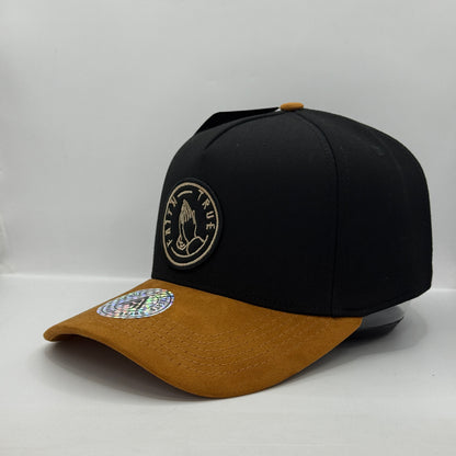 Gorra Clásica AMBULA - Edición "FAITH TRUE" (Negro & Gamuza Camel)