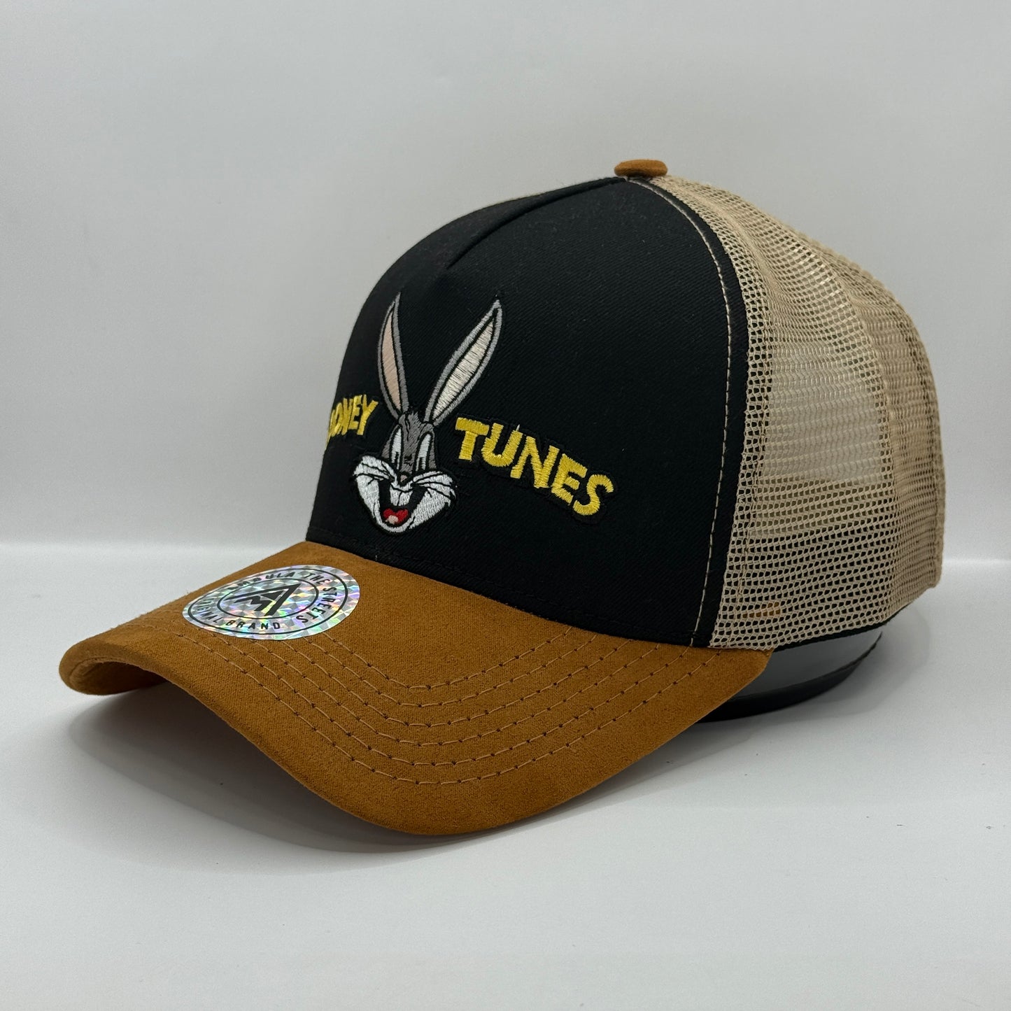 Gorra Trucker AMBULA - Edición "LOONEY TUNES" (Negro, Camel Suede & Beige)
