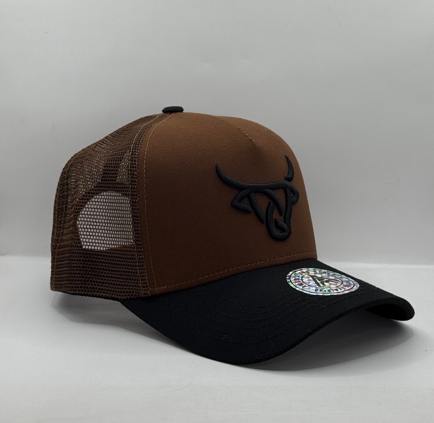 Gorra Trucker AMBULA - Edición "EL TORO" (Marrón & Negro)